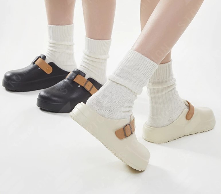 STOMPION BROWN STRAP BUCKLE CLOGS
