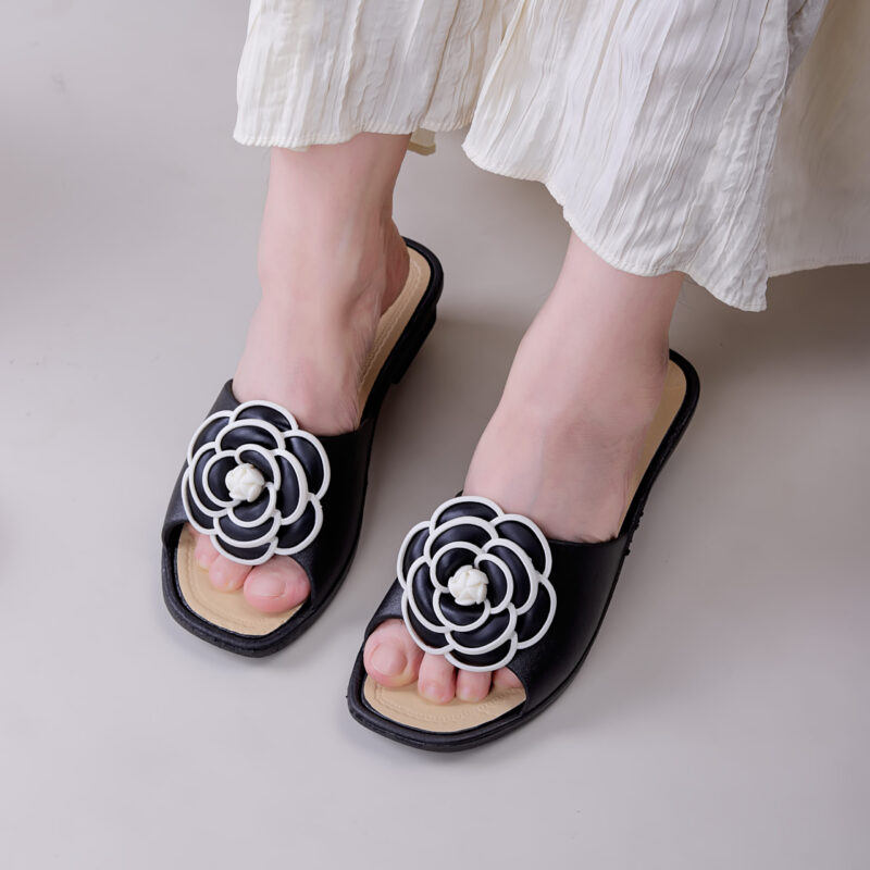 STOMPION OUTLINED FLOWER SANDALS - Image 6