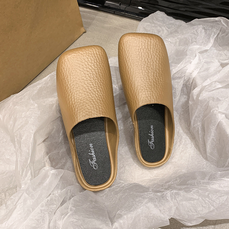 STOMPION FLAT TIP SQUARE CLOGS