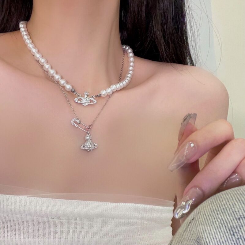 SWIRLUXE SILVER SATURN NECKLACE SET