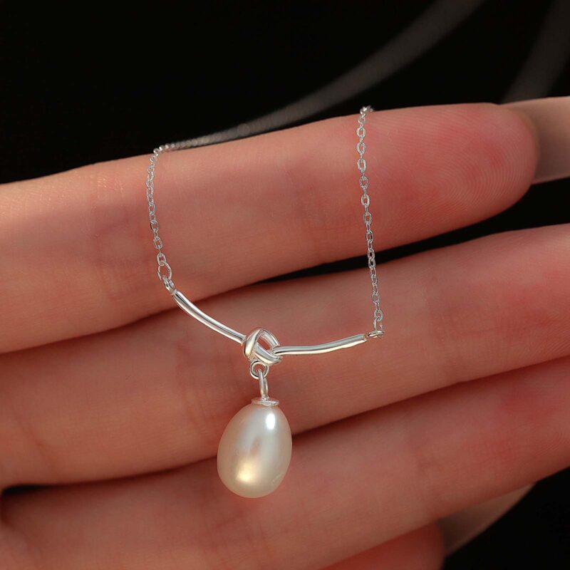 SWIRLUXE SILVER PEARL DROP NECKLACE