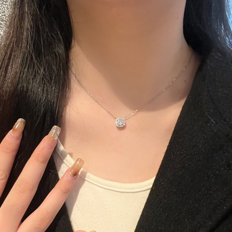 SWIRLUXE SILVER GEM NECKLACE - Image 3