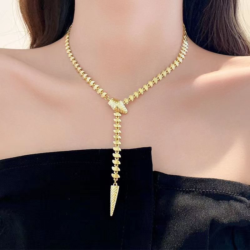 SWIRLUXE GOLD SNAKE NECKLACE